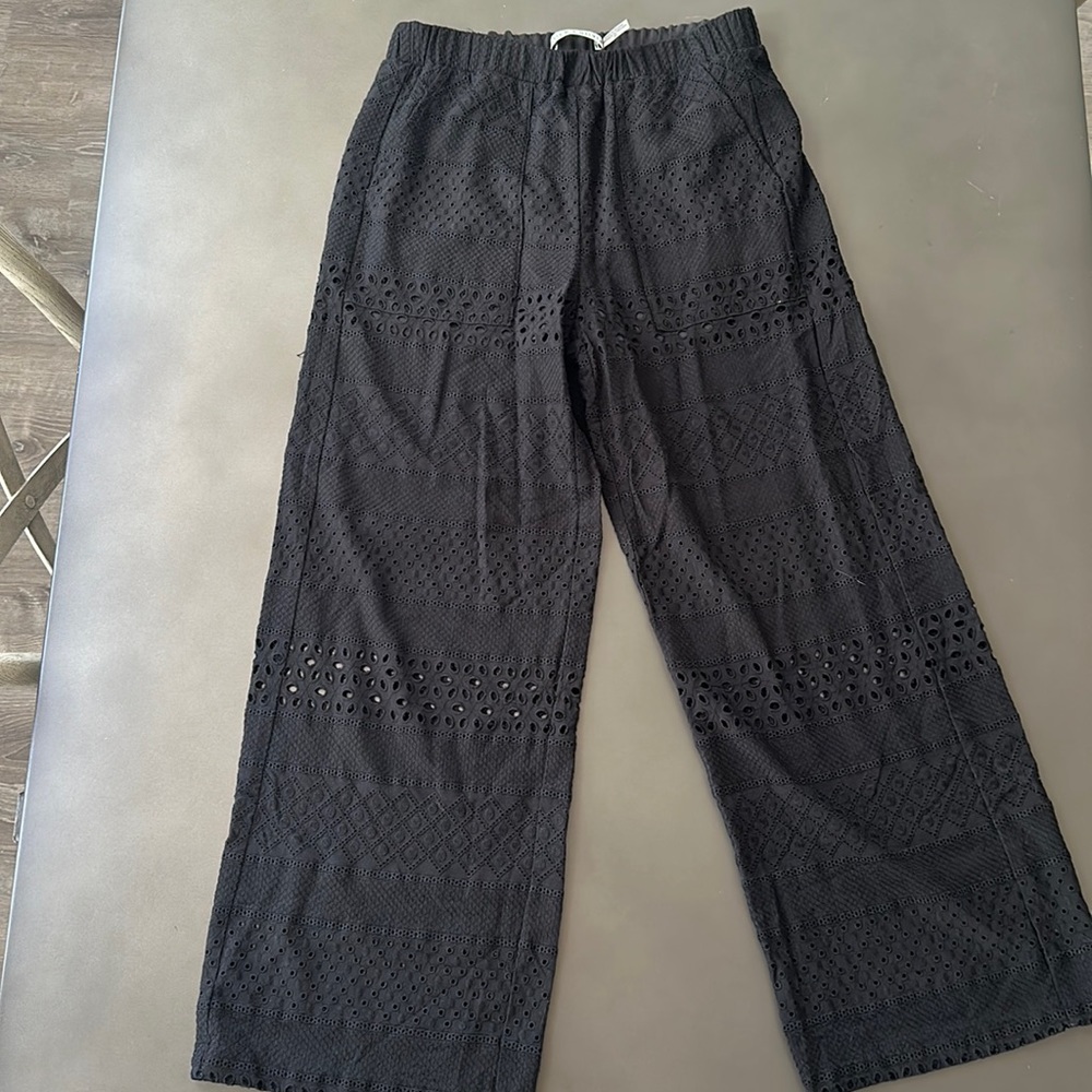 Alice and Olivia Adele Eyelet cropped pants